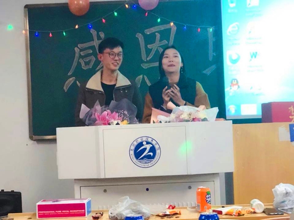 感恩班助2_副本.jpg 感恩班助2_副本.jpg