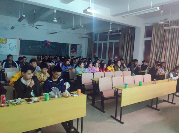 送班助晚会_副本.jpg 送班助晚会_副本.jpg