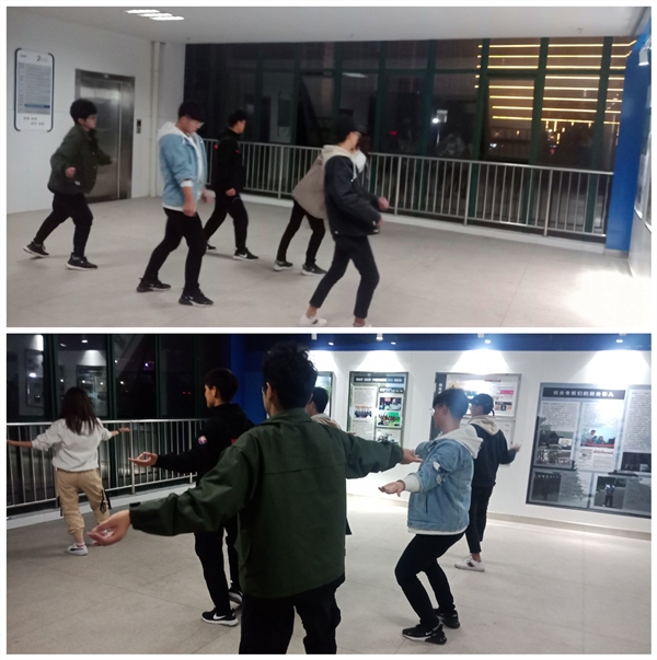 排练.jpg 排练.jpg