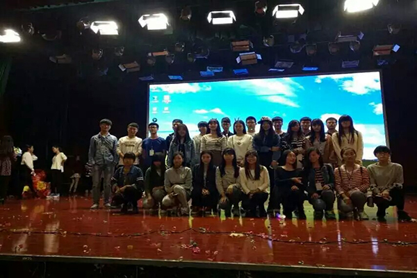 部门照片.jpg 部门照片.jpg