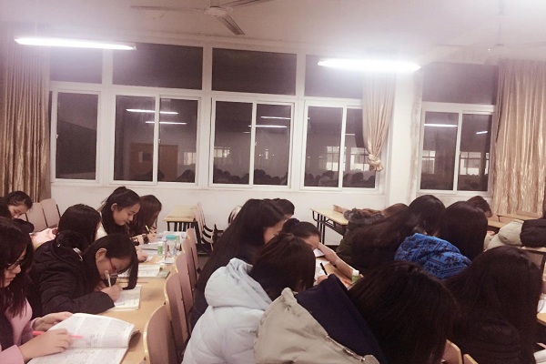 FC7EC69BE4BA5370E1F36D1A610362A4_爱奇艺.jpg FC7EC69BE4BA5370E1F36D1A610362A4_爱奇艺.jpg